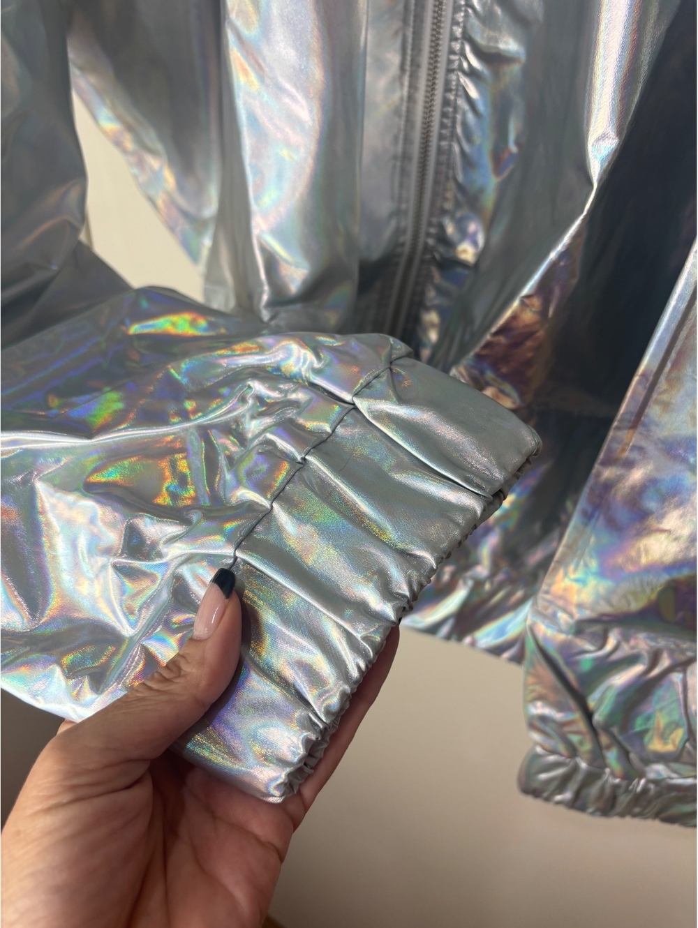 Choosy Women’s 20 Silver Holographic Hooded Zip Windbreaker Jacket NWT - Picture 5 of 10